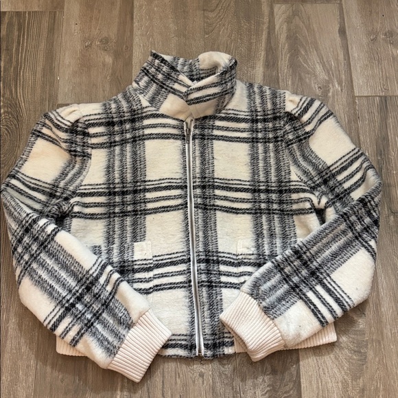 BB Dakota by Steve Madden Jackets & Blazers - Plaid Steve Madden Jacket in Black and White